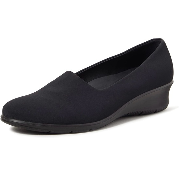 Clarks Black Flats Comfortable Slip-On